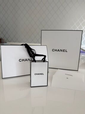 CHANEL Gift Set